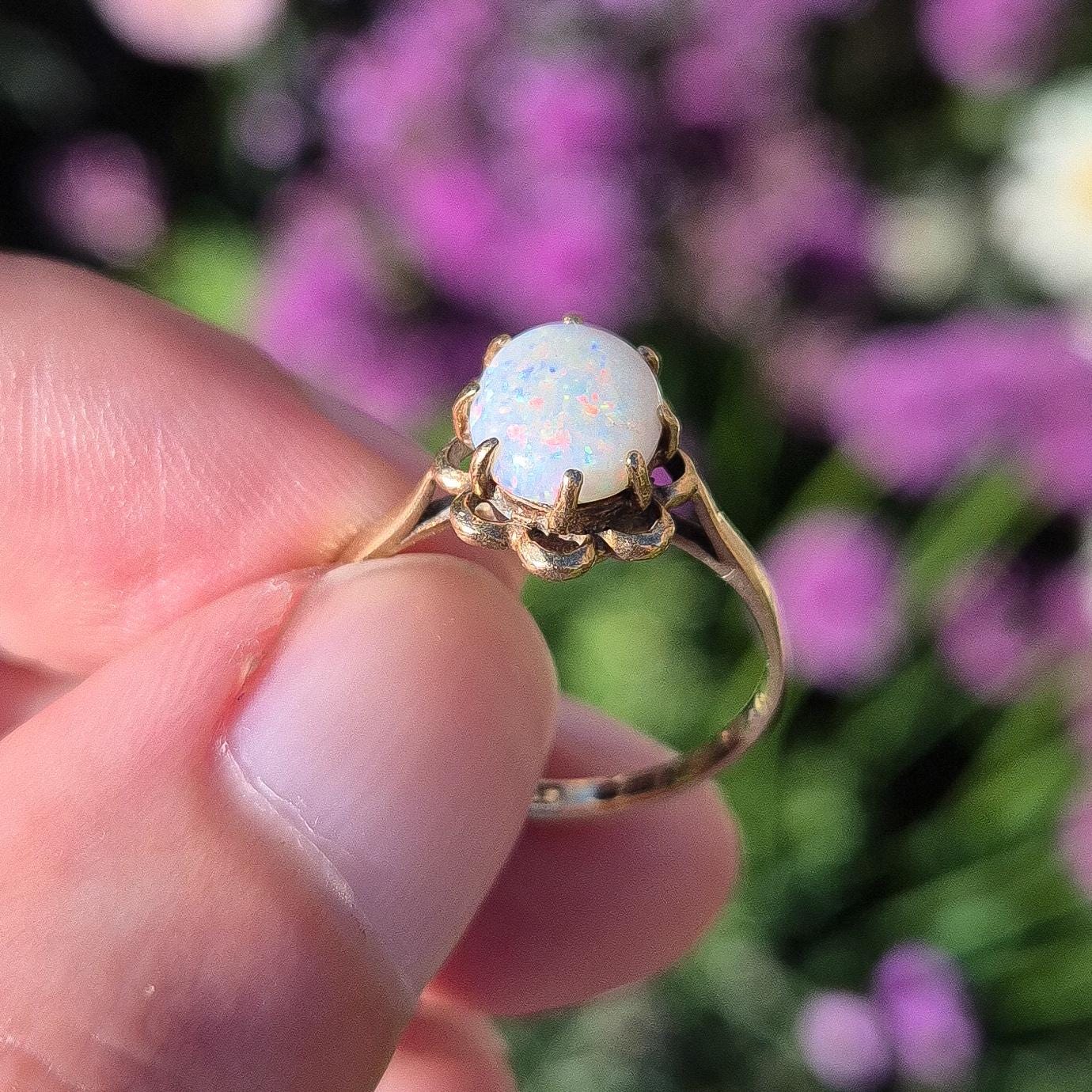 9ct Gold Vintage Opal Ring | UK Size 0.5 / US 7.75
