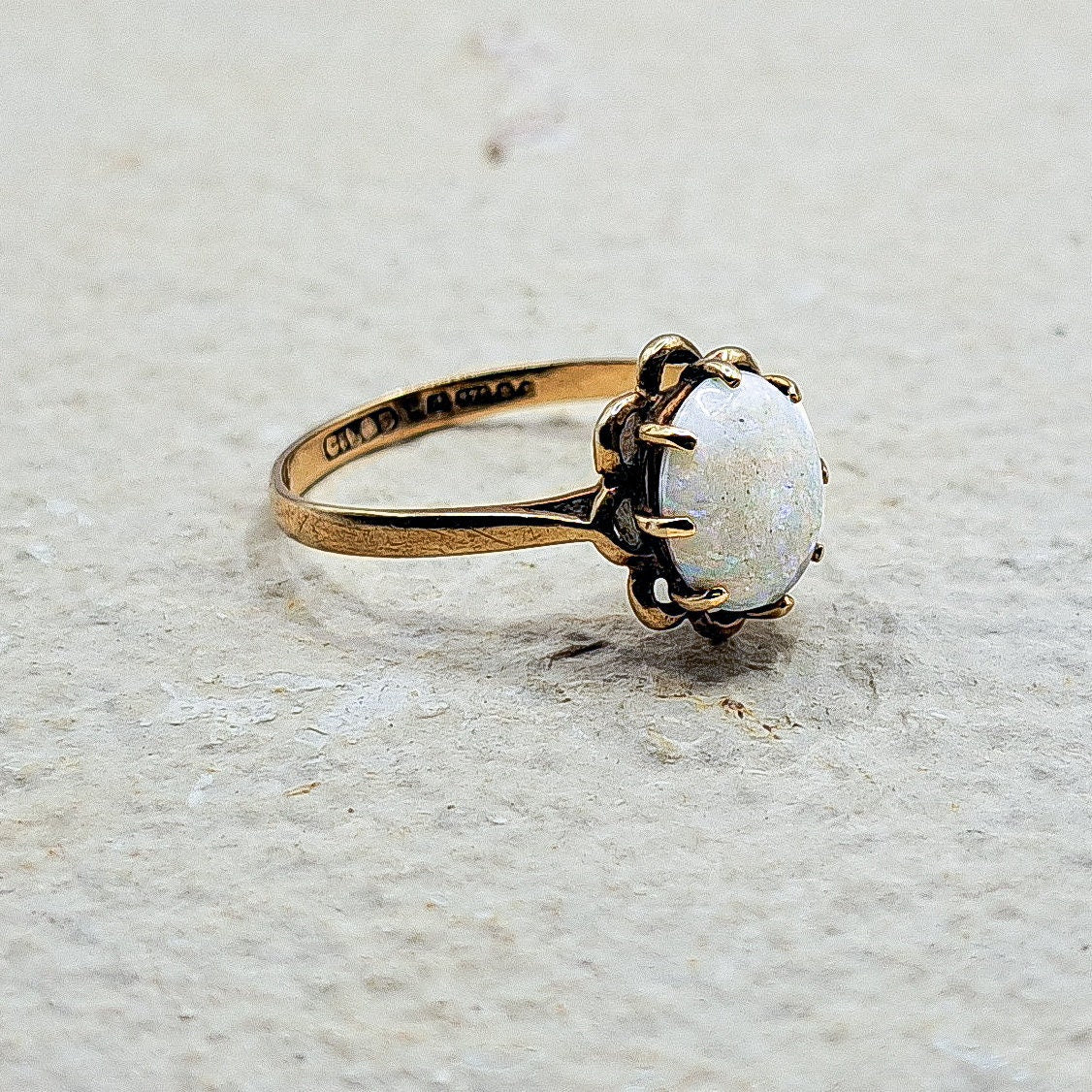 9ct Gold Vintage Opal Ring | UK Size 0.5 / US 7.75