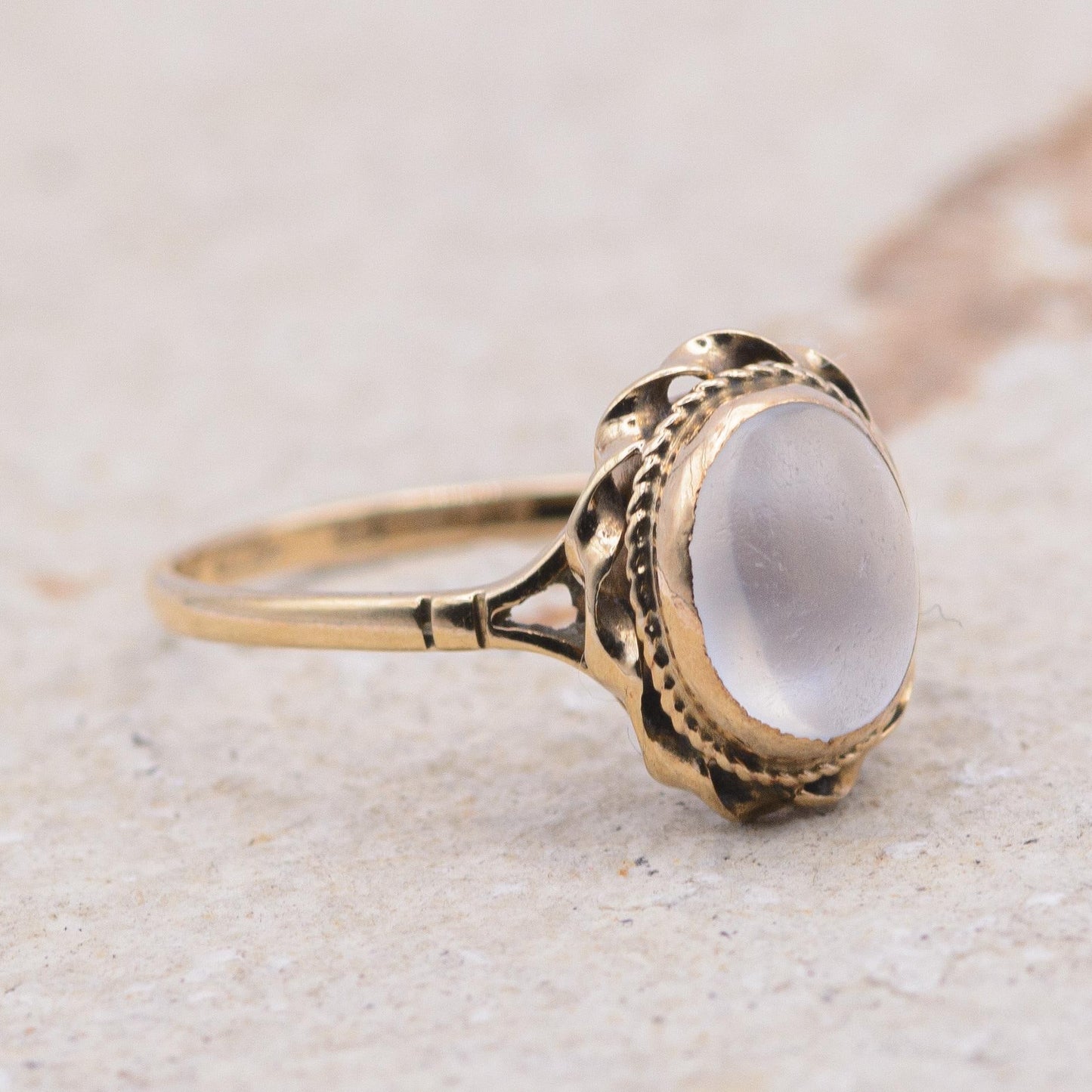 Vintage Moonstone Ring | 9ct Gold | UK Size M 1/2 | US Size 6.5 |