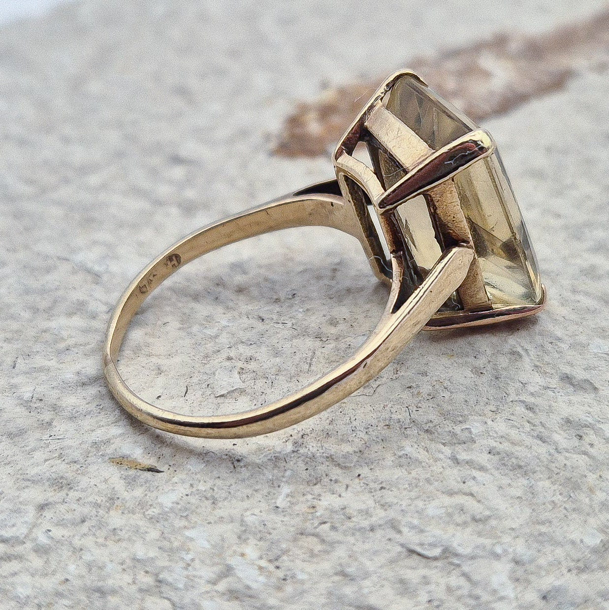 Vintage Citrine Cocktail Ring | UK Size M | US Size 6.25 | 9 Carat Gold