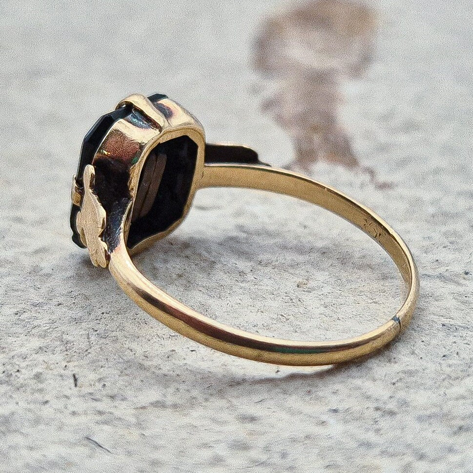 9ct Gold Black Onyx Initial Ring | UK Size M | US Size 6 | Initialled "M"