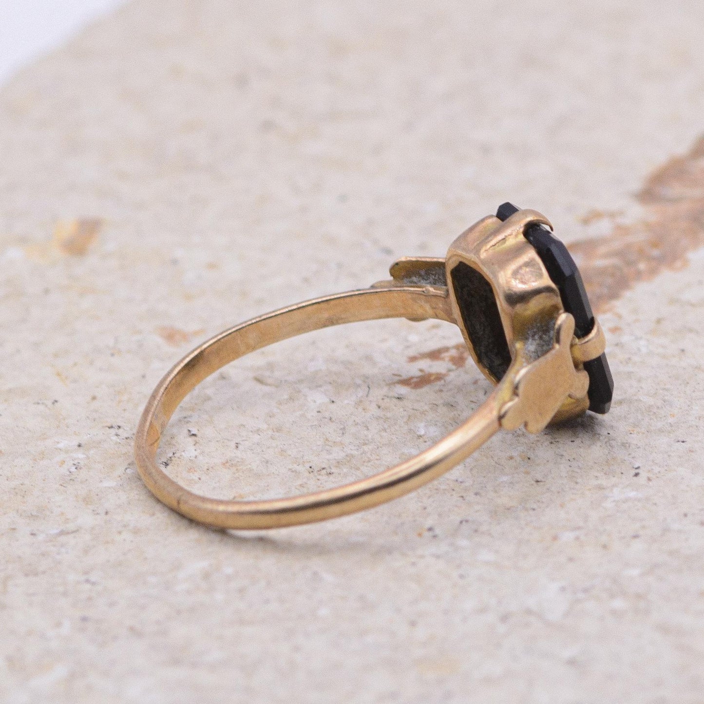 9ct Gold Black Onyx Initial Ring | UK Size M 1/2 | US Size 6.5 | Initialled "I"
