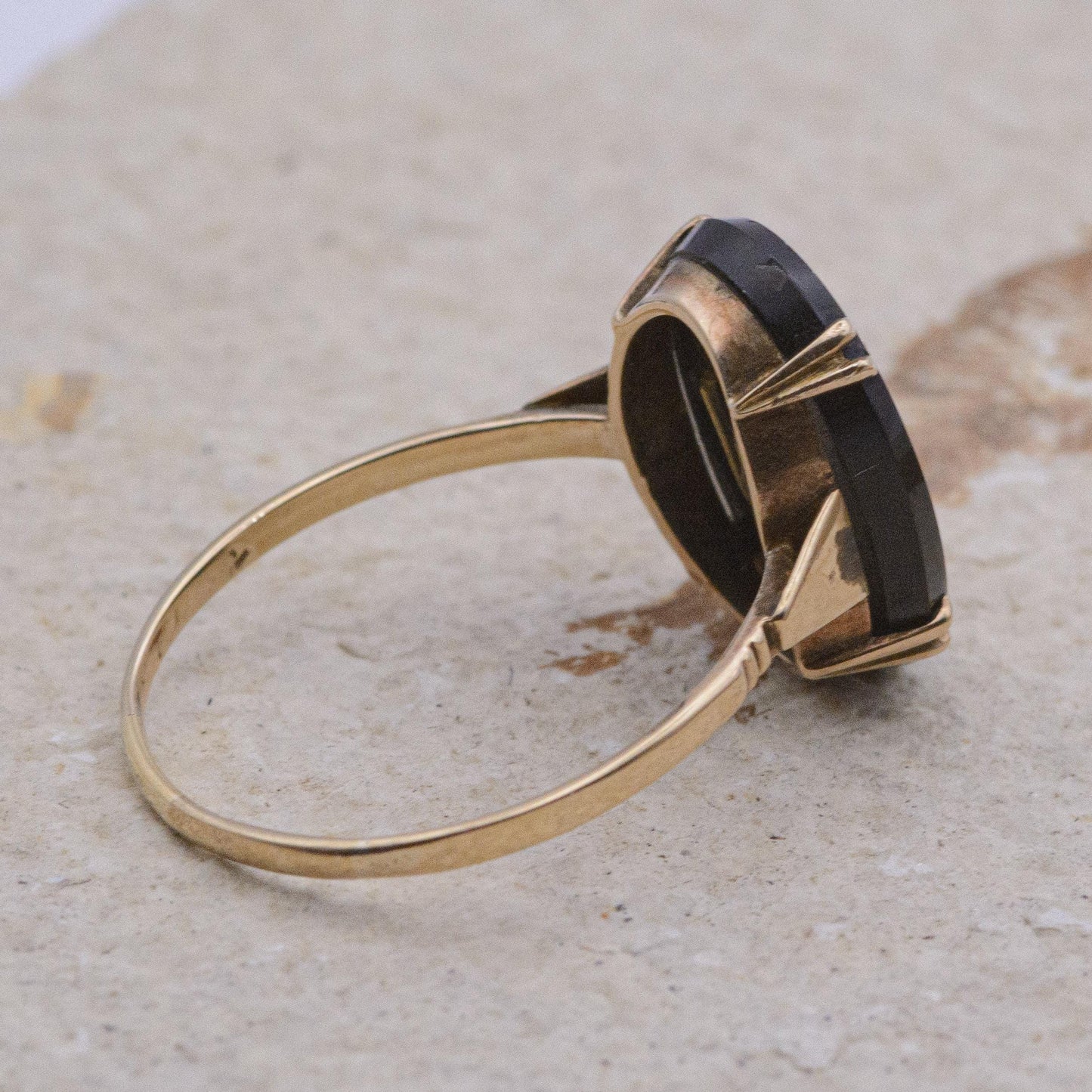 9ct Gold Black Onyx Initial Ring | UK Size U | US Size 10 | Initialled "p"