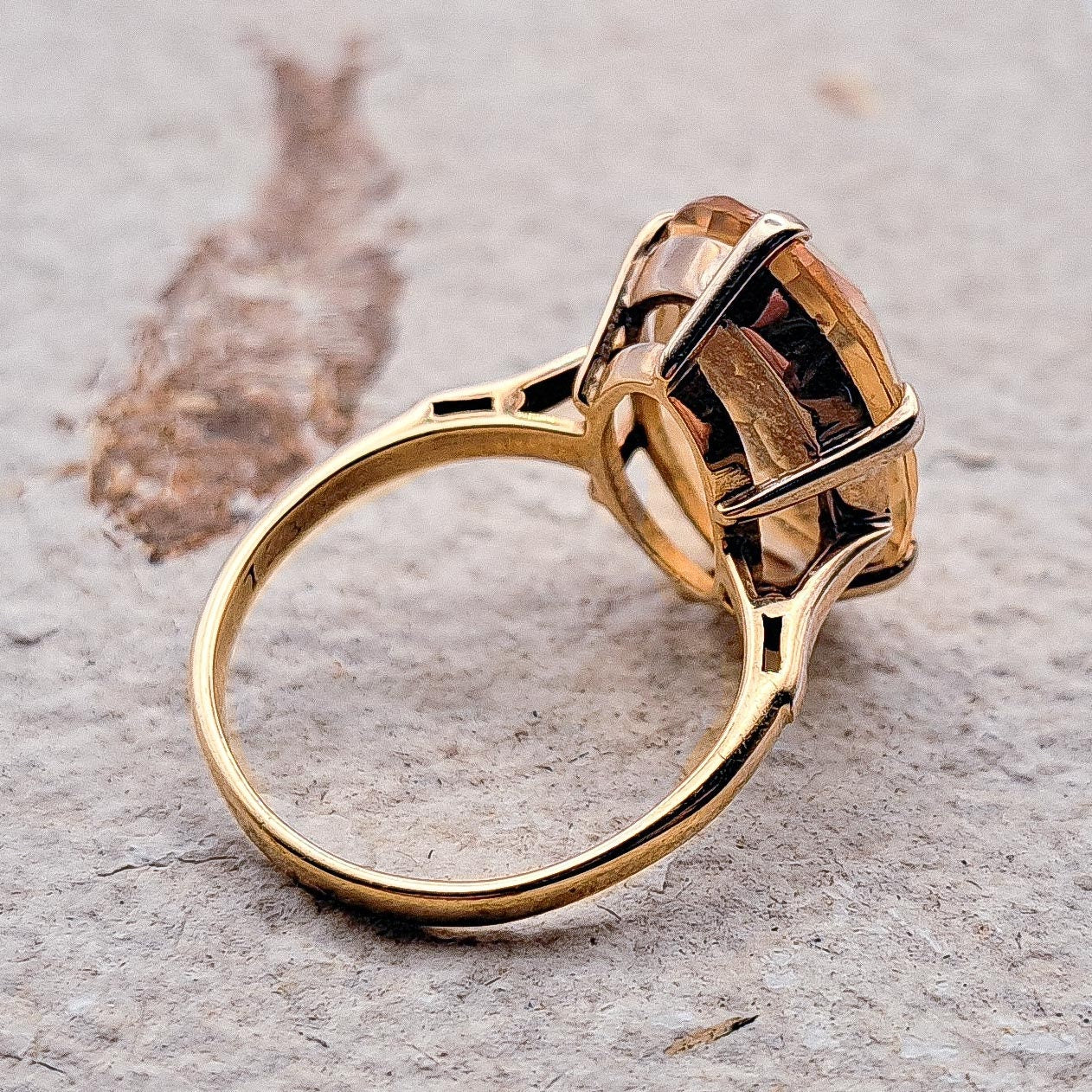 Vintage Citrine Cocktail Ring | UK Size O 1/2 | US Size 7.5 | 9 Carat Gold