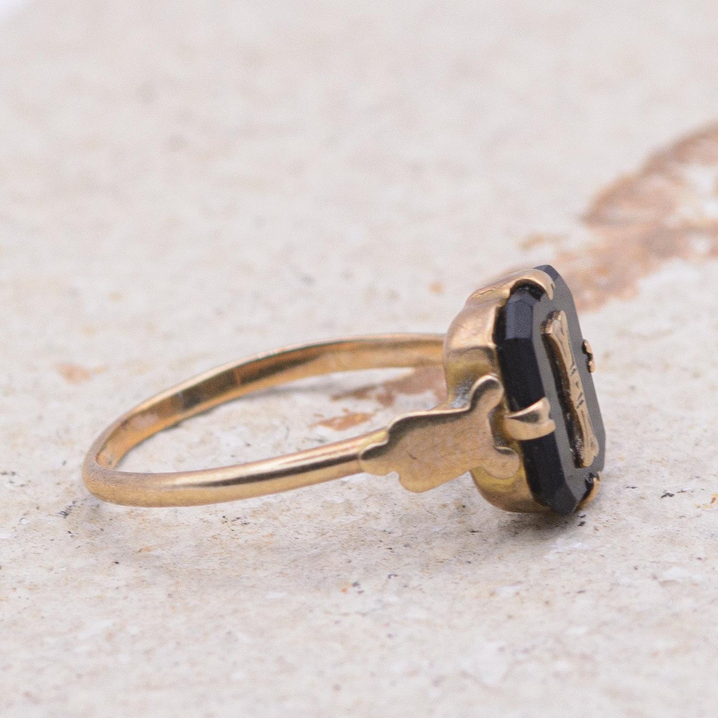 9ct Gold Black Onyx Initial Ring | UK Size M 1/2 | US Size 6.5 | Initialled "I"