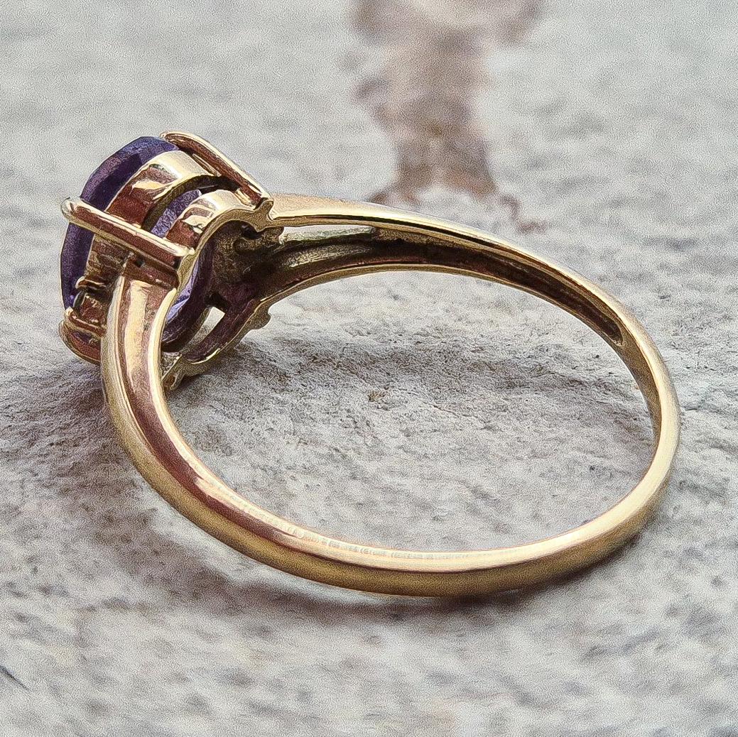 Vintage 9ct Amethyst Ring, Gold Crystal Ring, Amethyst Ring, 9ct Gold Ring, 9ct Gold Vintage Ring, Gold Ring for Women, Vintage Jewelry