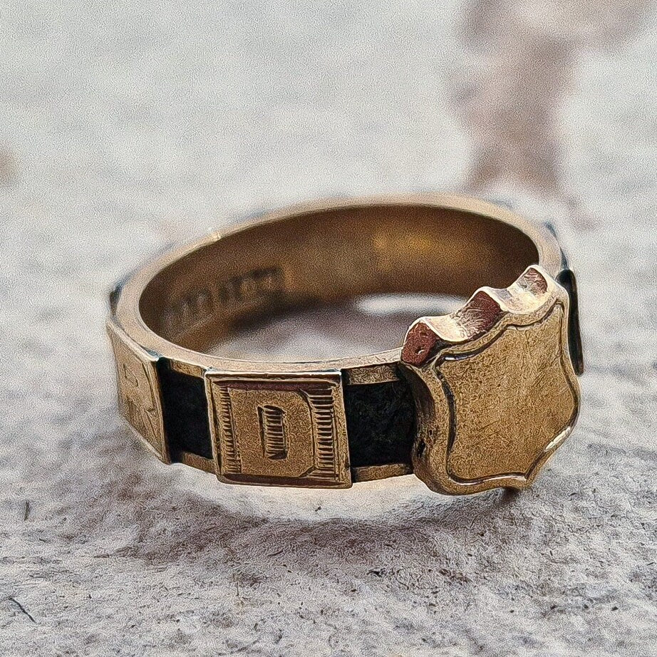 Antique 10ct Victorian Hairwork Mourning Ring