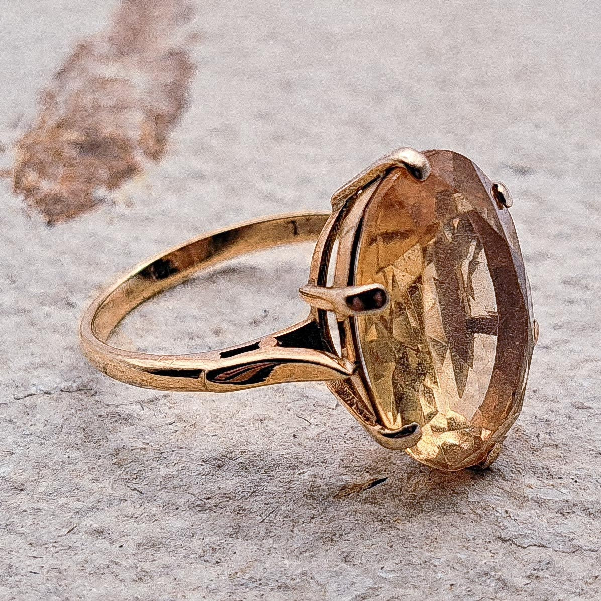 Vintage Citrine Cocktail Ring | UK Size O 1/2 | US Size 7.5 | 9 Carat Gold