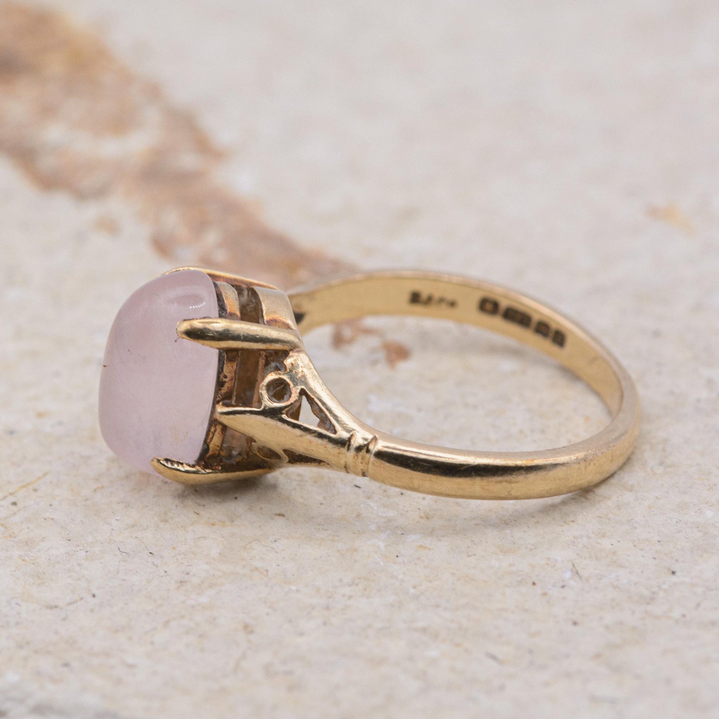 9ct Gold Quartz Dress Ring l UK Size K 1/2 l US Size 5.5