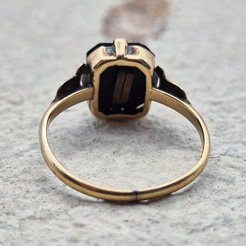 9ct Gold Black Onyx Initial Ring | UK Size M | US Size 6 | Initialled "M"
