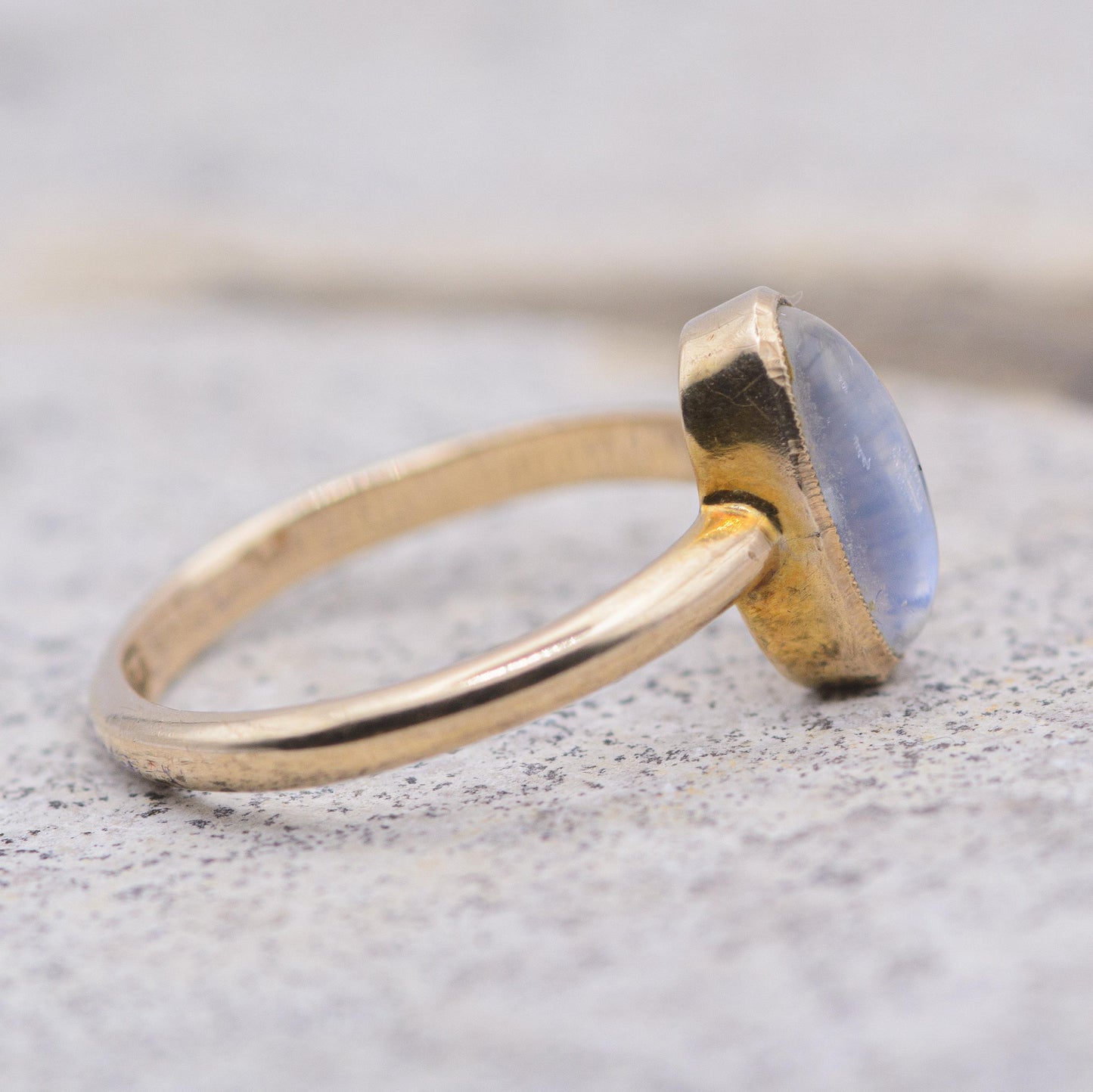 Vintage Moonstone Ring | 9ct Gold | UK Size K | US Size 5.25 |