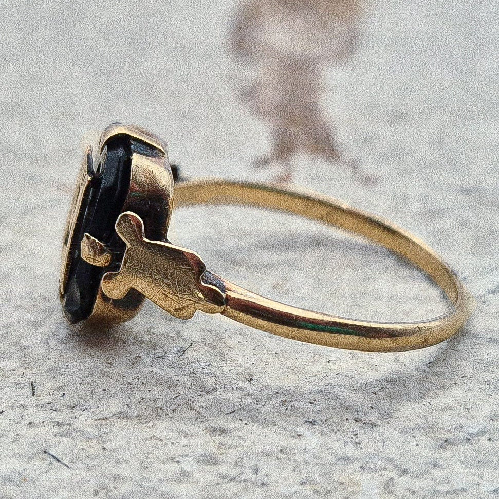 9ct Gold Black Onyx Initial Ring | UK Size M | US Size 6 | Initialled "M"