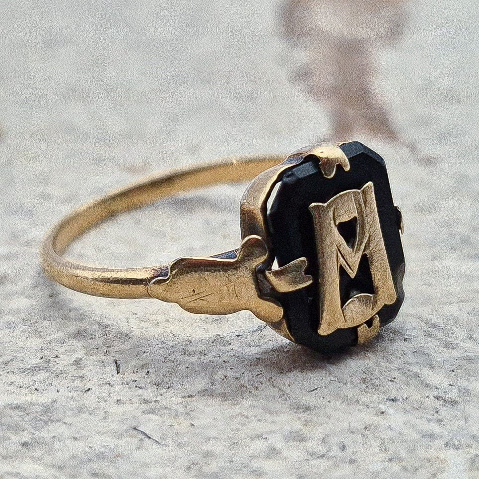 9ct Gold Black Onyx Initial Ring | UK Size M | US Size 6 | Initialled "M"