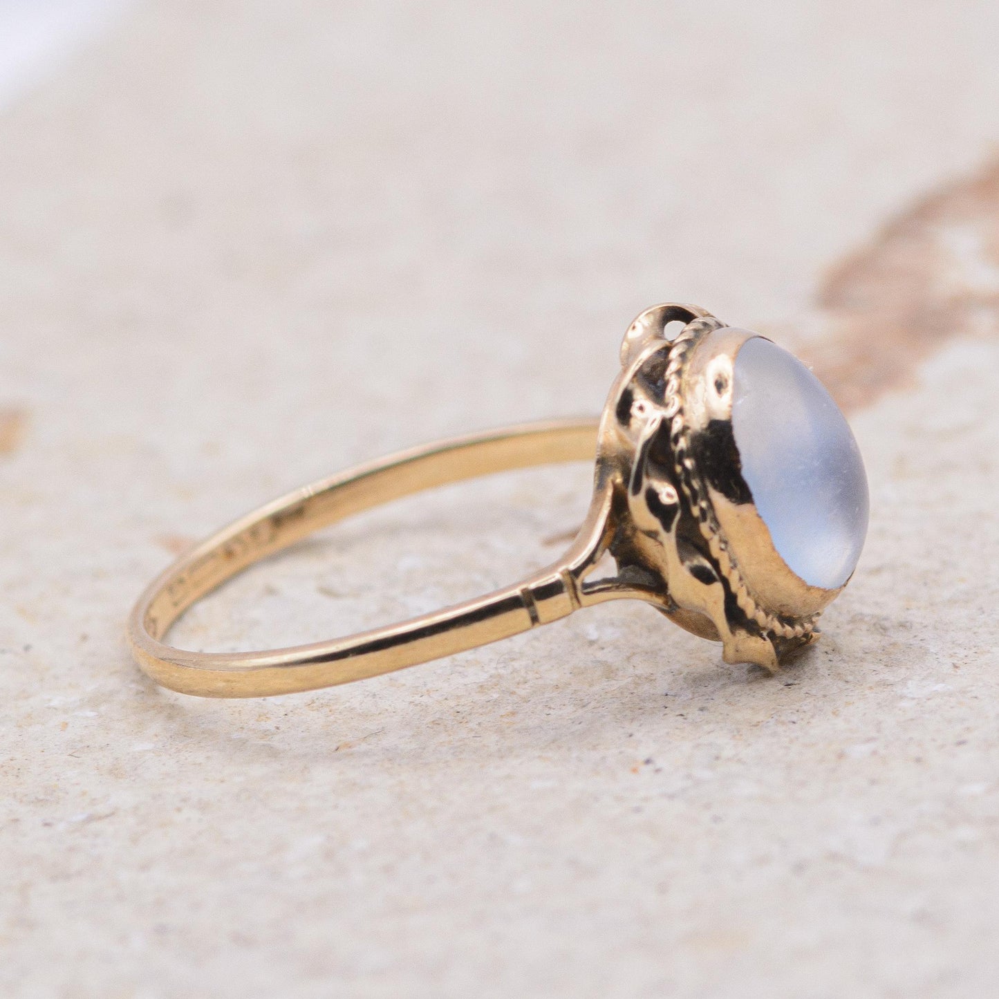 Vintage Moonstone Ring | 9ct Gold | UK Size M 1/2 | US Size 6.5 |