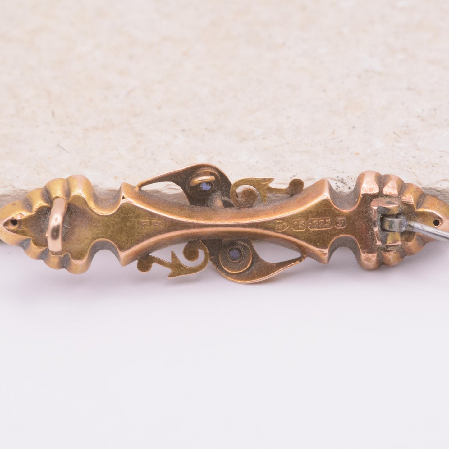 Edwardian 15ct Gold Bar Brooch with Diamond and Sapphires