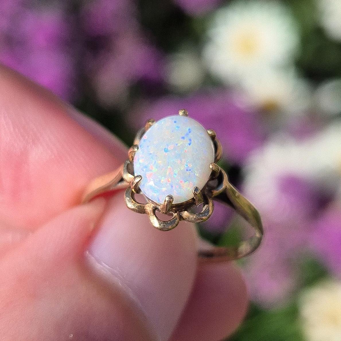 9ct Gold Vintage Opal Ring | UK Size 0.5 / US 7.75