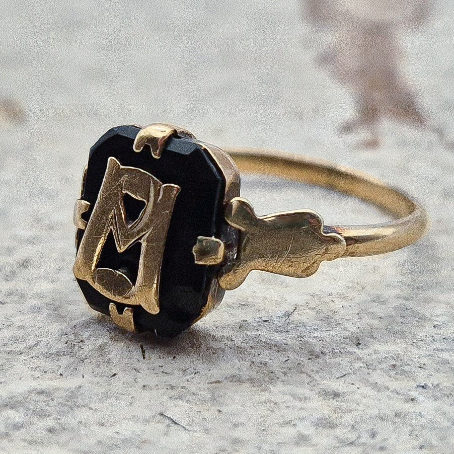 9ct Gold Black Onyx Initial Ring | UK Size M | US Size 6 | Initialled "M"