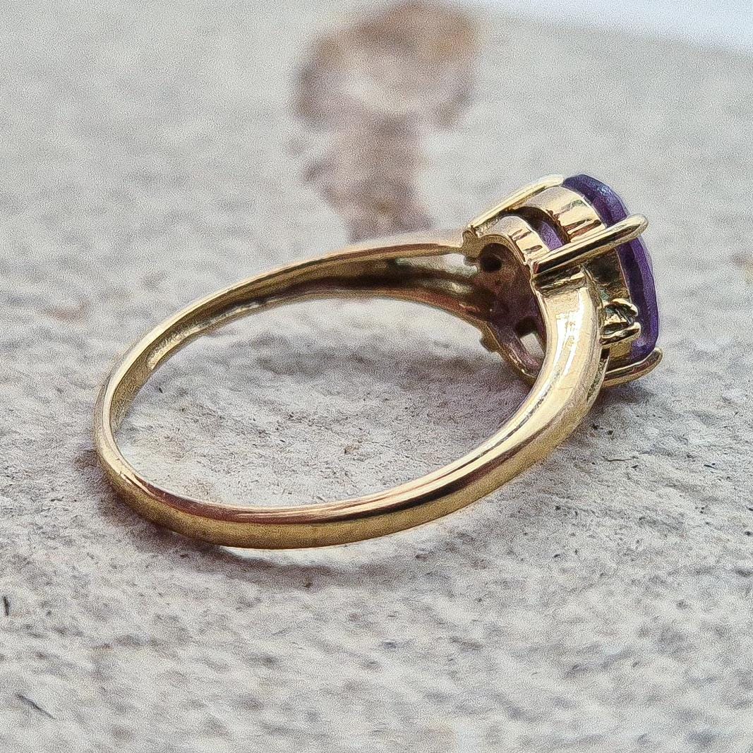 Vintage 9ct Amethyst Ring, Gold Crystal Ring, Amethyst Ring, 9ct Gold Ring, 9ct Gold Vintage Ring, Gold Ring for Women, Vintage Jewelry