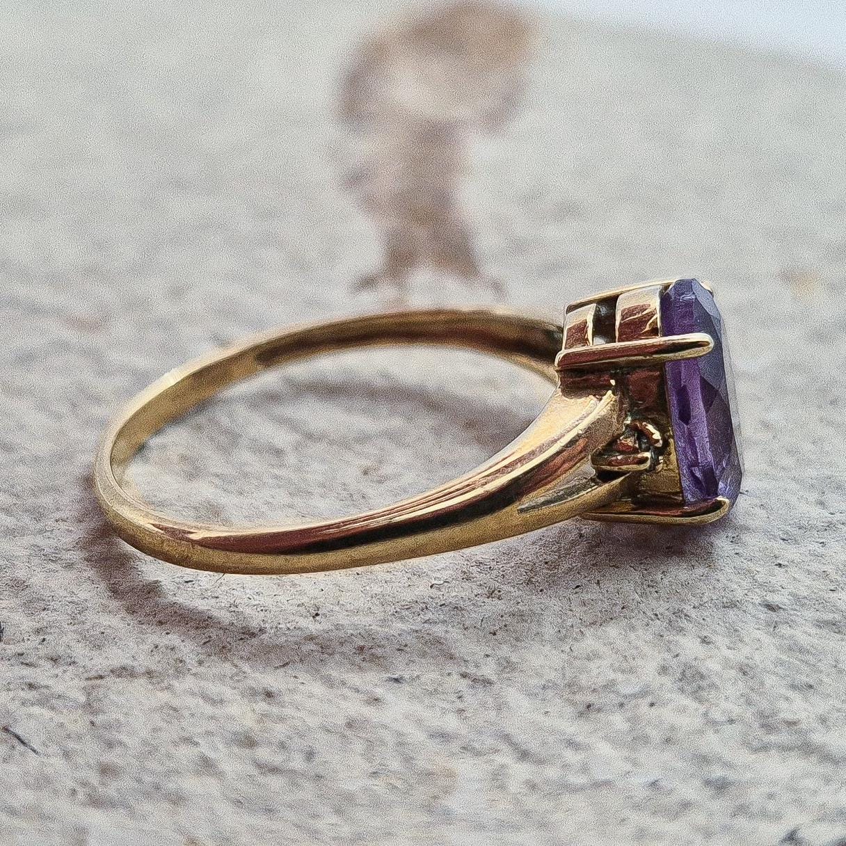 Vintage 9ct Amethyst Ring, Gold Crystal Ring, Amethyst Ring, 9ct Gold Ring, 9ct Gold Vintage Ring, Gold Ring for Women, Vintage Jewelry