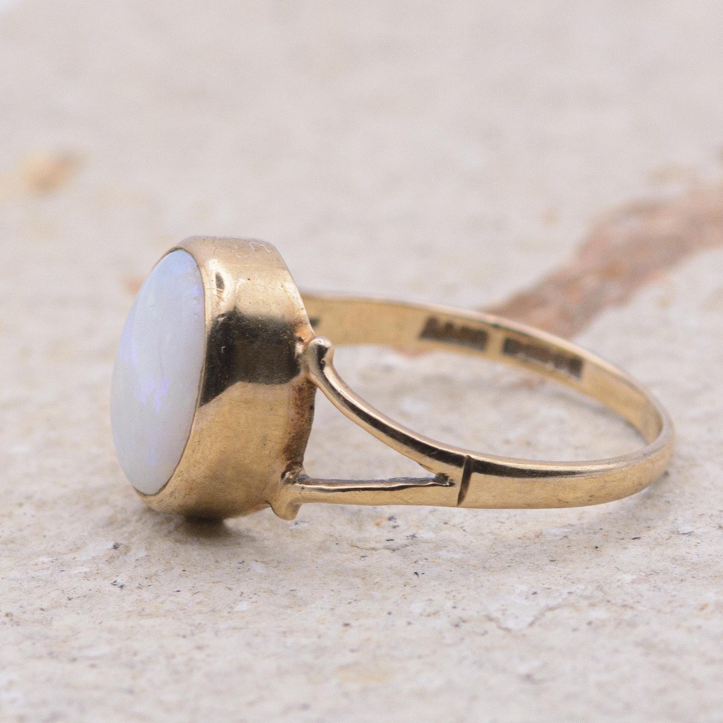 9ct Gold Vintage Opal Ring | UK Size K 1/2 | US 5.5