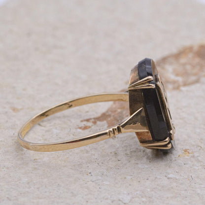 9ct Gold Black Onyx Initial Ring | UK Size U | US Size 10 | Initialled "p"