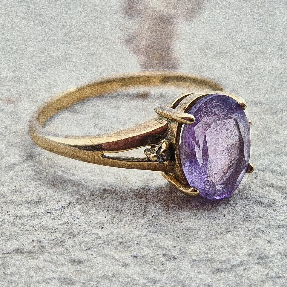 Vintage 9ct Amethyst Ring, Gold Crystal Ring, Amethyst Ring, 9ct Gold Ring, 9ct Gold Vintage Ring, Gold Ring for Women, Vintage Jewelry