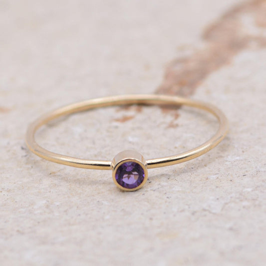 Vintage Amethyst Stacking Ring | UK Size R | US Size 8.75 | 9 Carat Gold