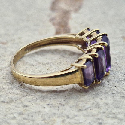 Vintage 9ct Amethyst Ring, Gold Crystal Ring, Amethyst Ring, 9ct Gold Ring, 9ct Gold Vintage Ring, Gold Ring for Women, Vintage Jewelry