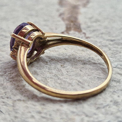 Vintage 9ct Amethyst Ring, Gold Crystal Ring, Amethyst Ring, 9ct Gold Ring, 9ct Gold Vintage Ring, Gold Ring for Women, Vintage Jewelry
