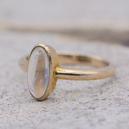 Vintage Moonstone Ring | 9ct Gold | UK Size K | US Size 5.25 |