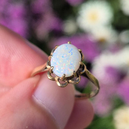 9ct Gold Vintage Opal Ring | UK Size 0.5 / US 7.75