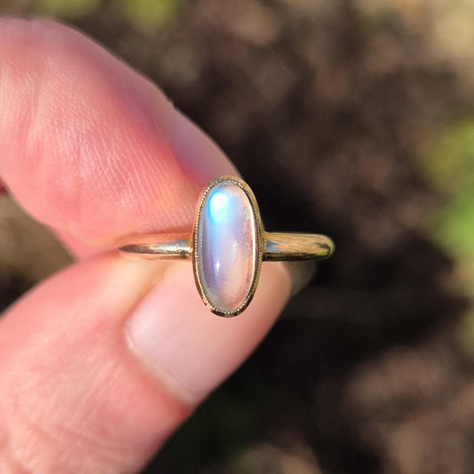 Vintage Moonstone Ring | 9ct Gold | UK Size K | US Size 5.25 |