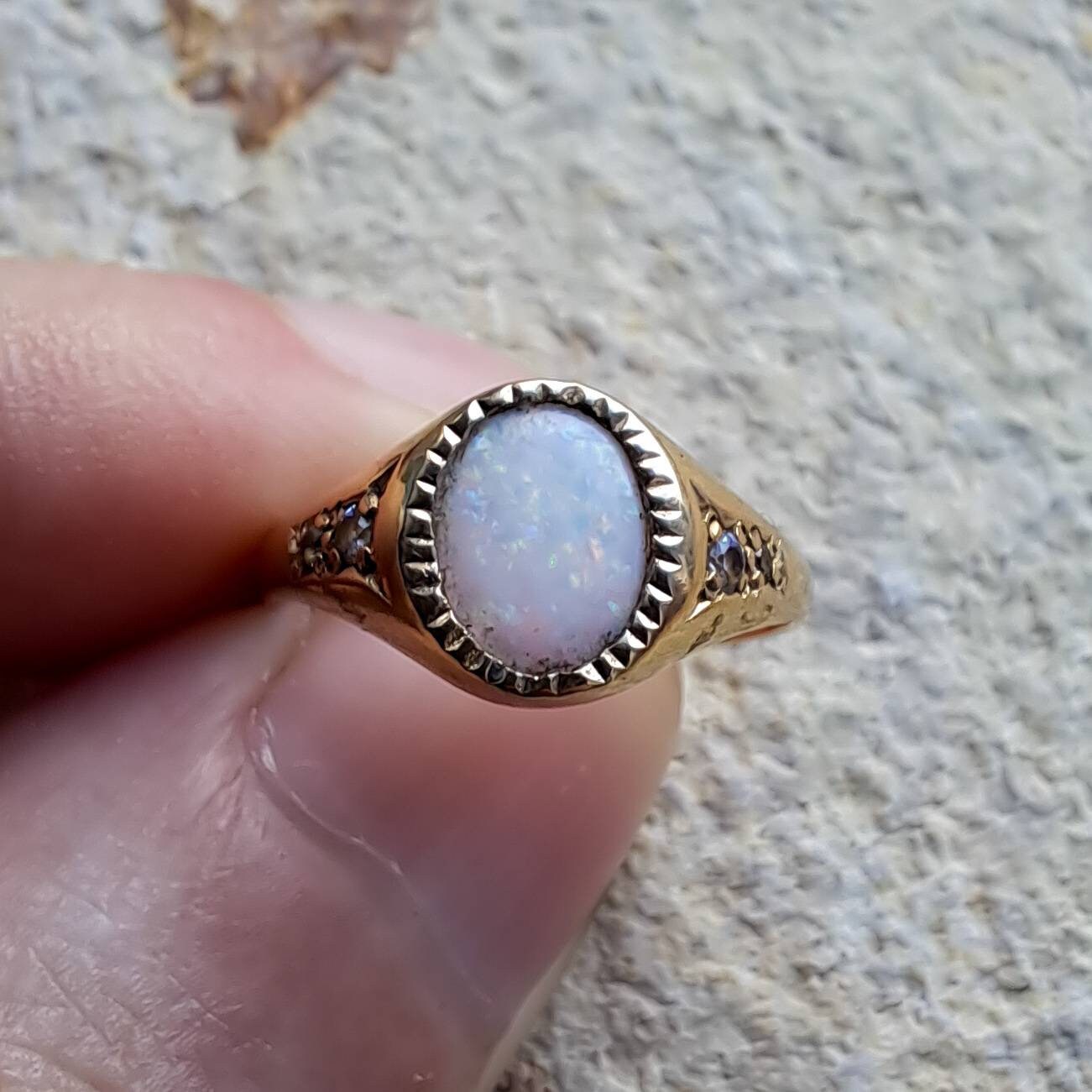 Vintage Opal Ring | Size L 1/2 | 9 Carat Gold