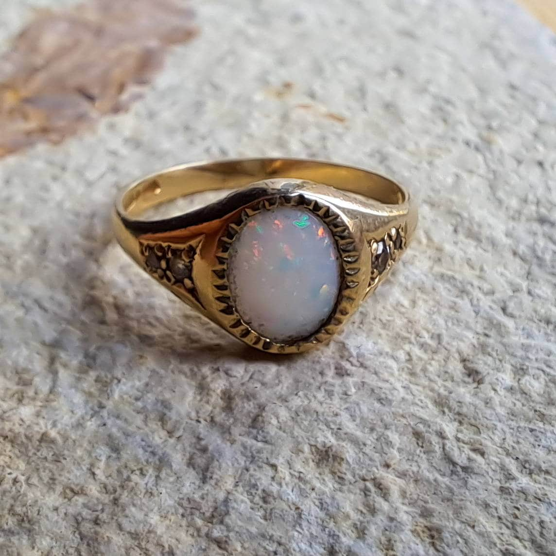 Vintage Opal Ring | Size L 1/2 | 9 Carat Gold