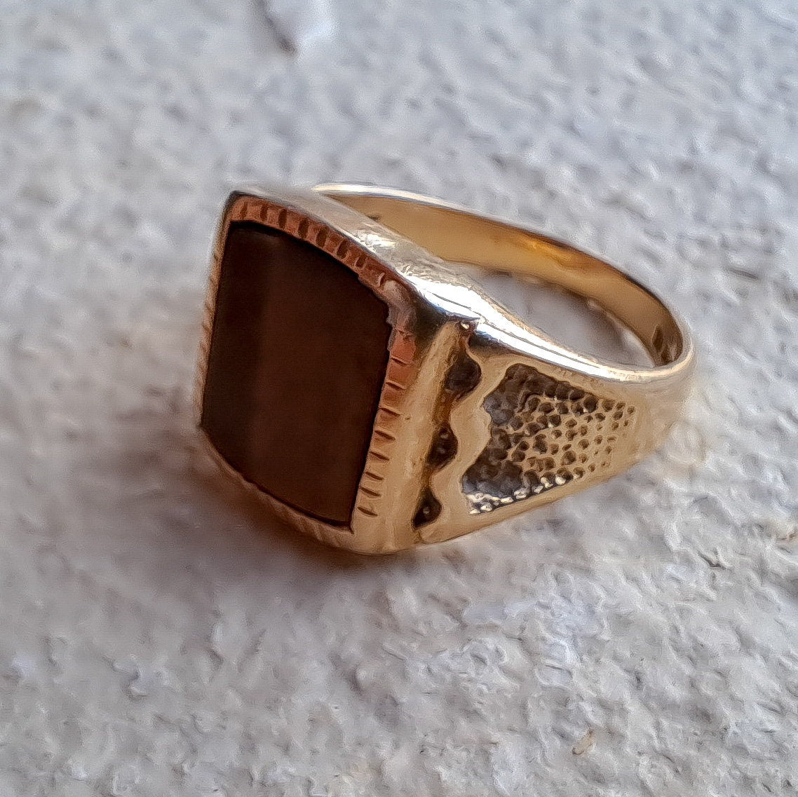 Vintage Tigers Eye Ring | Size Q 1|2  | 9 Carat Gold |