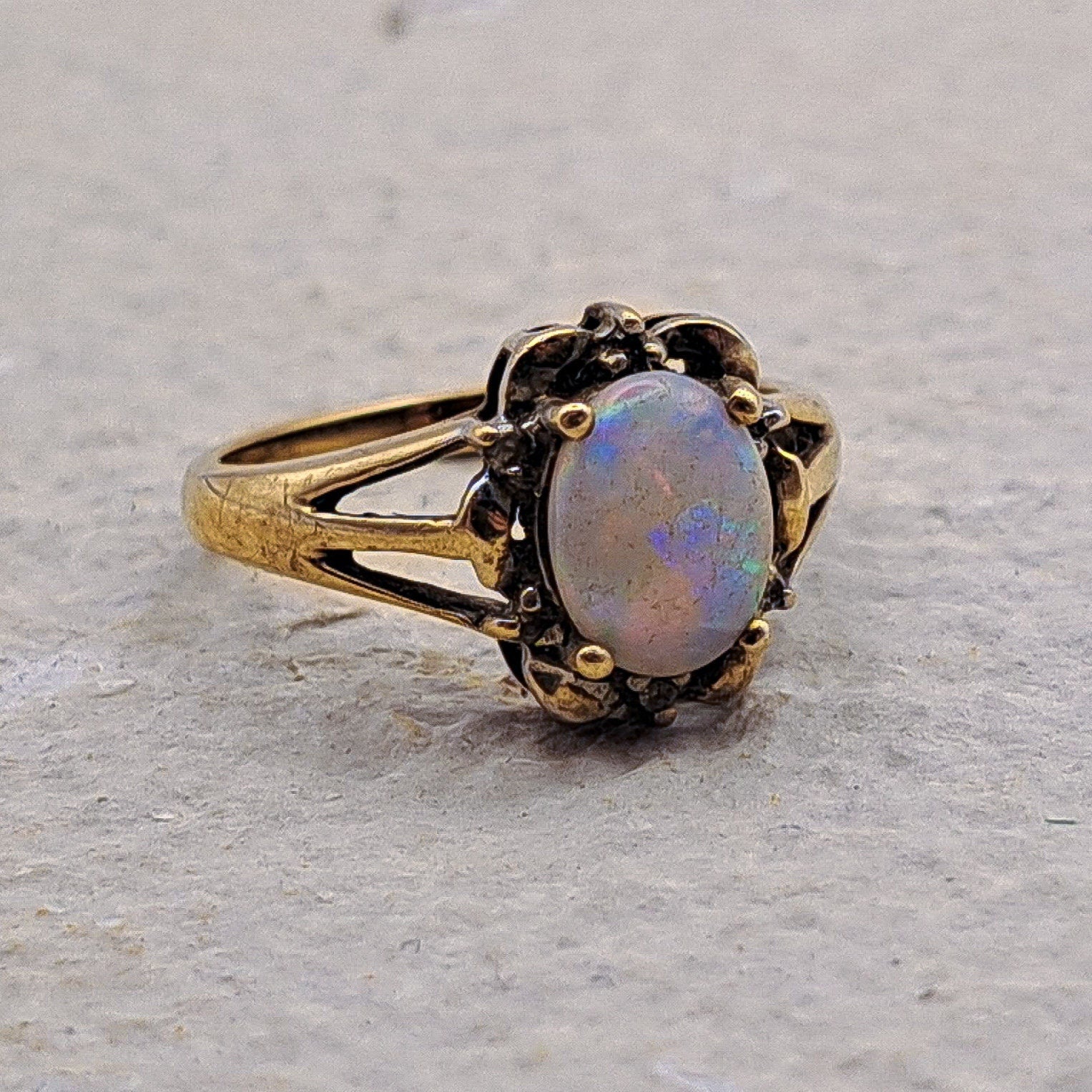 9ct Gold Vintage Opal and Diamond Ring | Size J 1/2