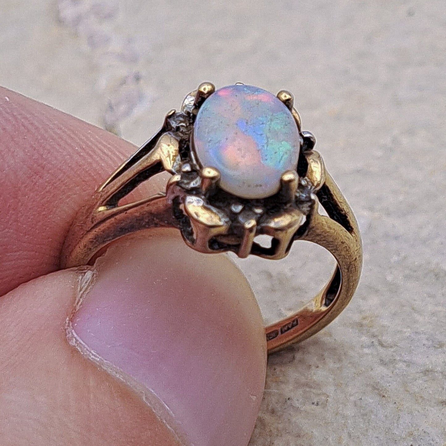 9ct Gold Vintage Opal and Diamond Ring | Size J 1|2