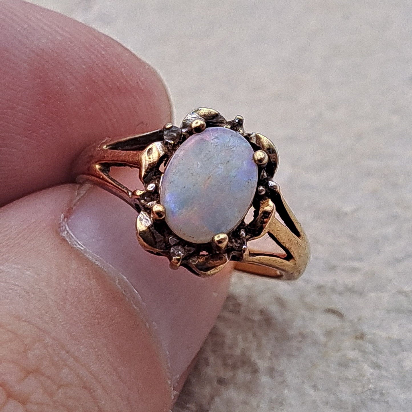 9ct Gold Vintage Opal and Diamond Ring | Size J 1/2