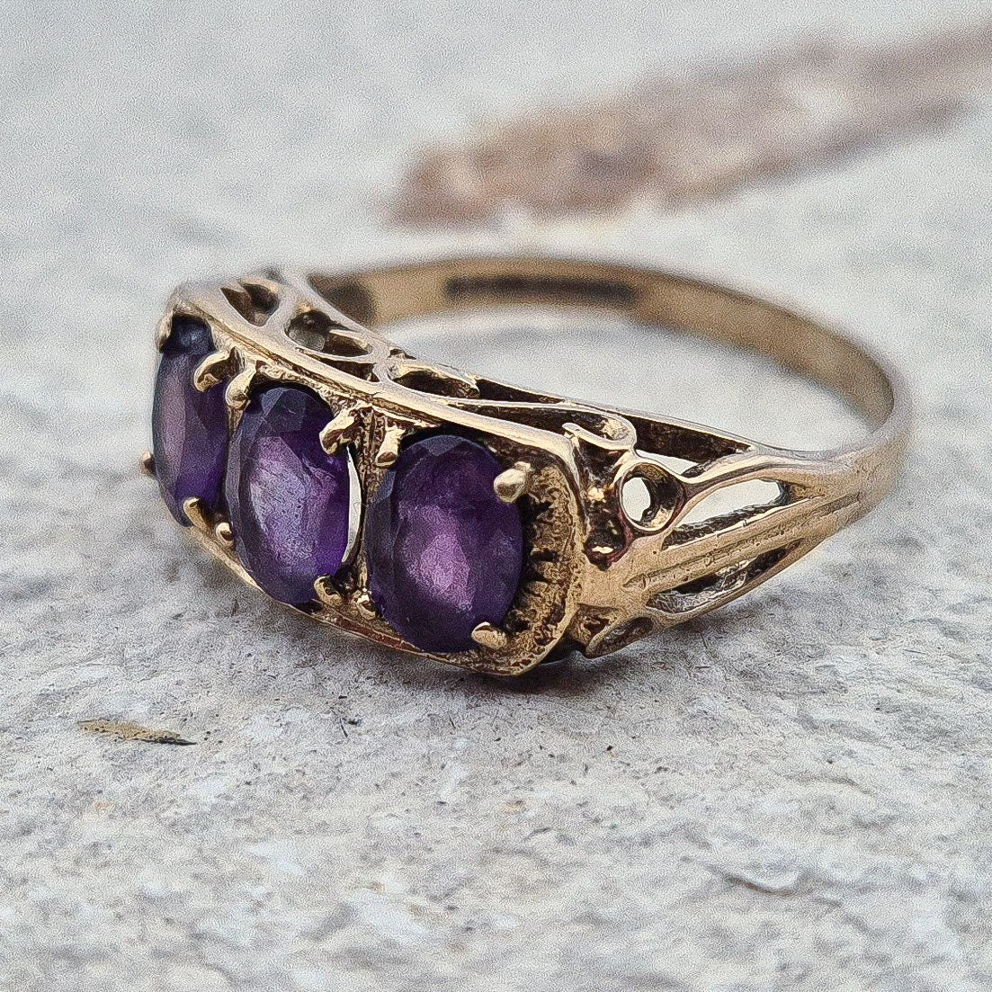 Vintage Amethyst Ring | UK Size O | US Size 7.25 | 9 Carat Gold