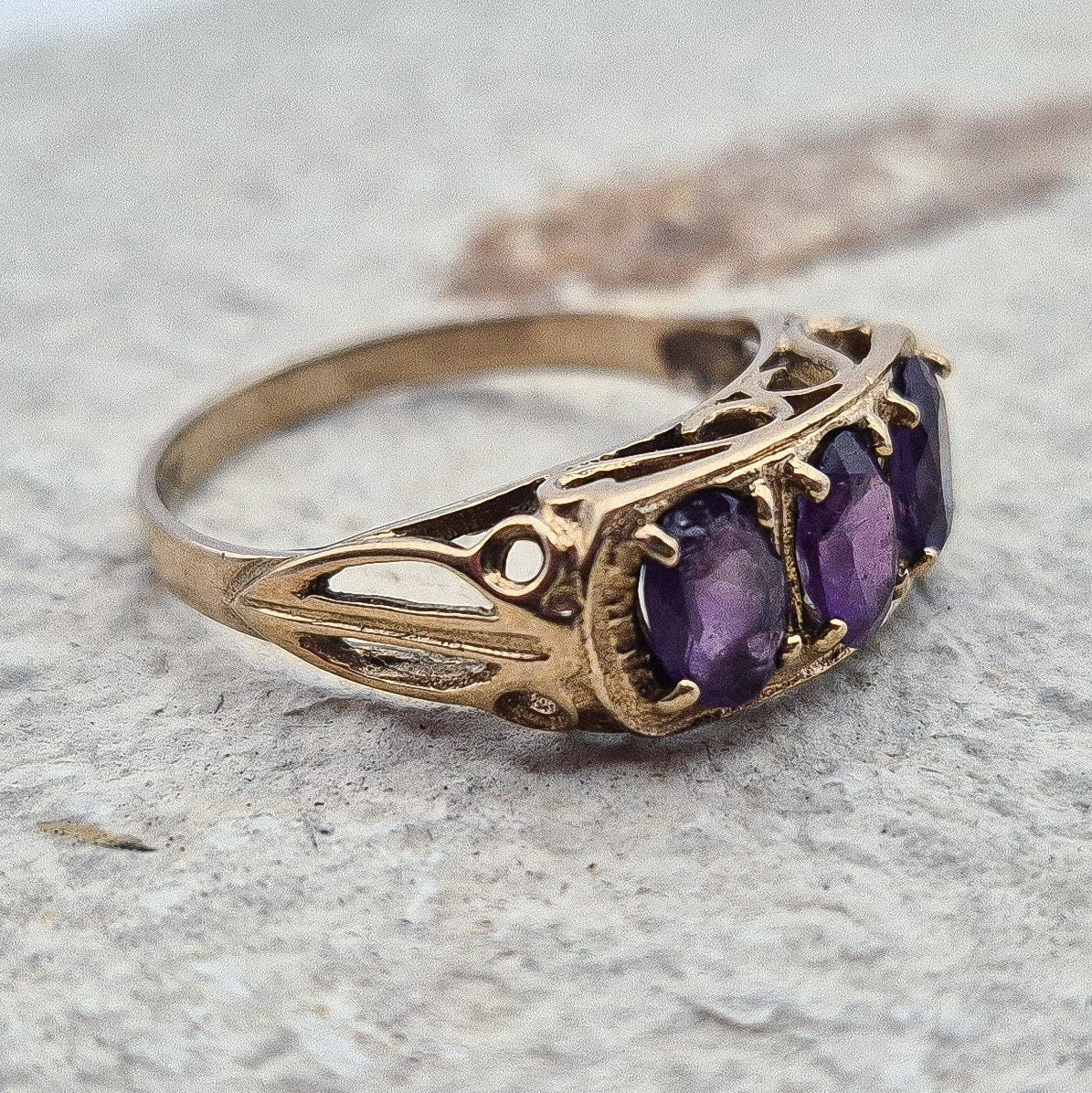 Vintage Amethyst Ring | UK Size O | US Size 7.25 | 9 Carat Gold