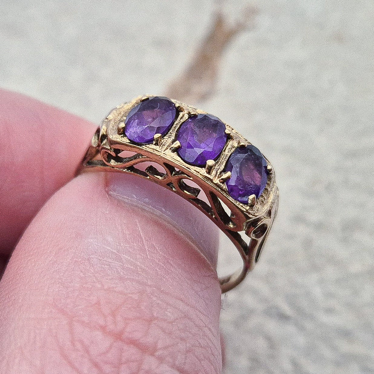 Vintage Amethyst Ring | UK Size O | US Size 7.25 | 9 Carat Gold