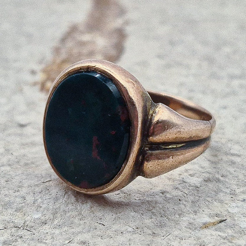 Victorian Bloodstone Signet Ring | 9ct Gold | UK Size M | US Size 6 1/4