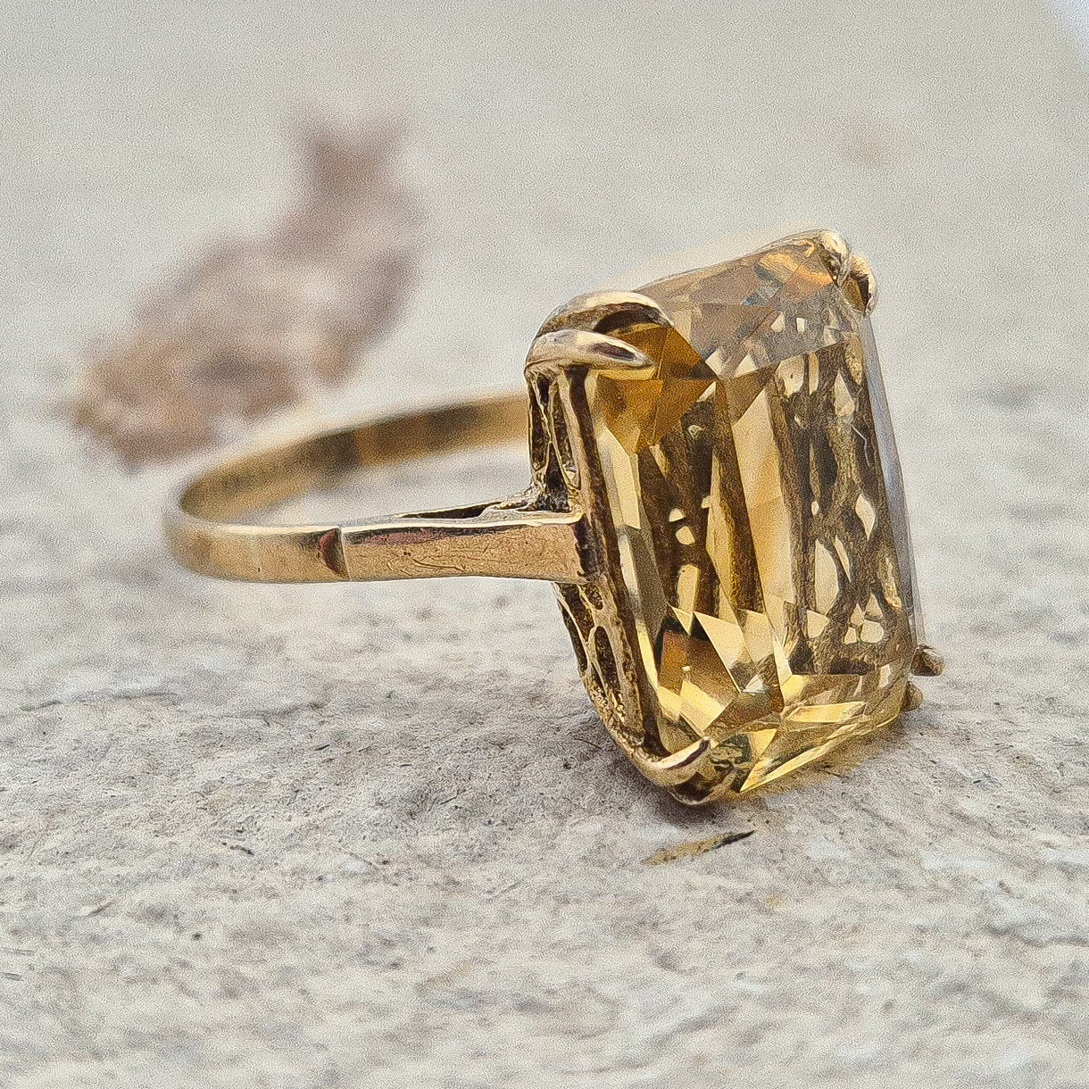 Vintage Citrine Ring | UK Size N 1/2 | US Size 7 | 9 Carat Gold