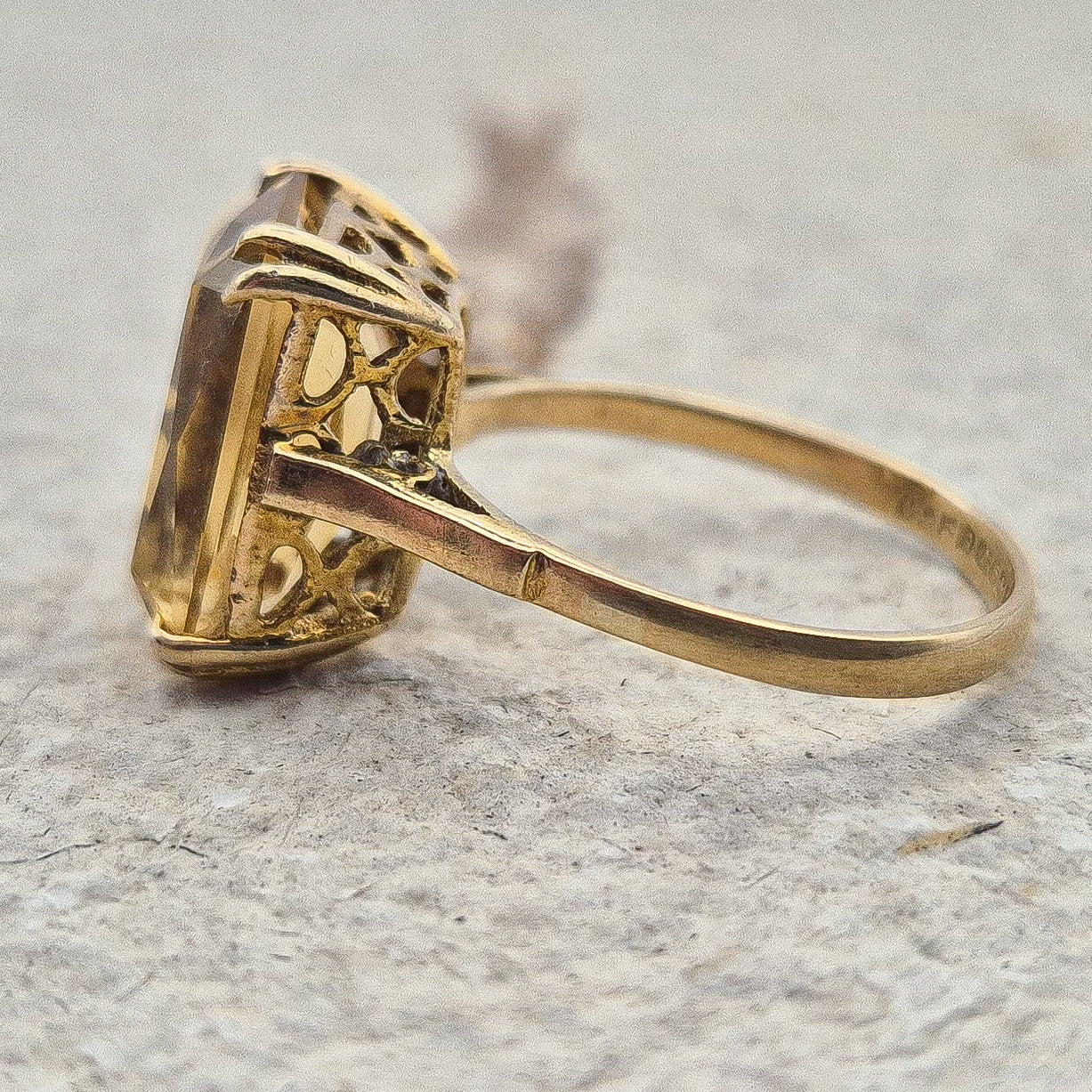 Vintage Citrine Ring | UK Size N 1/2 | US Size 7 | 9 Carat Gold
