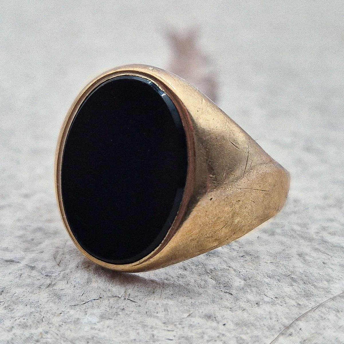 9ct Gold Vintage Onyx Chunky Signet Ring | UK Size R | US Size 8.5