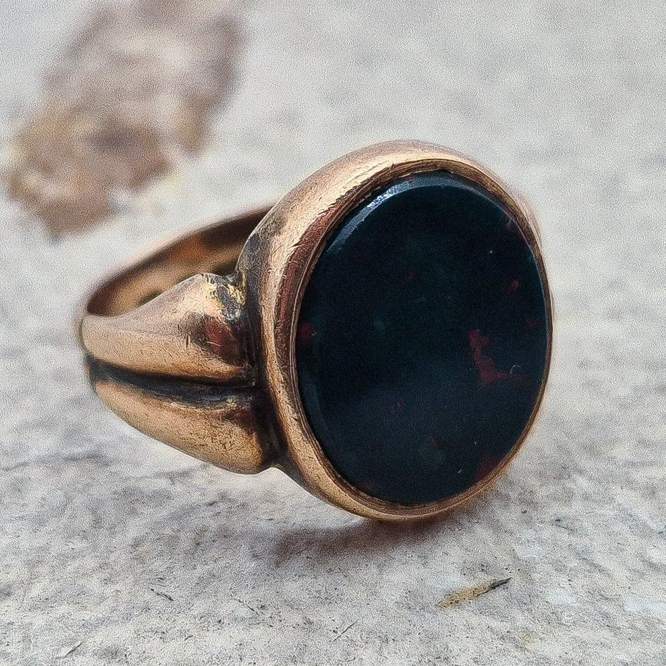 Victorian Bloodstone Signet Ring | 9ct Gold | UK Size M | US Size 6 1|4