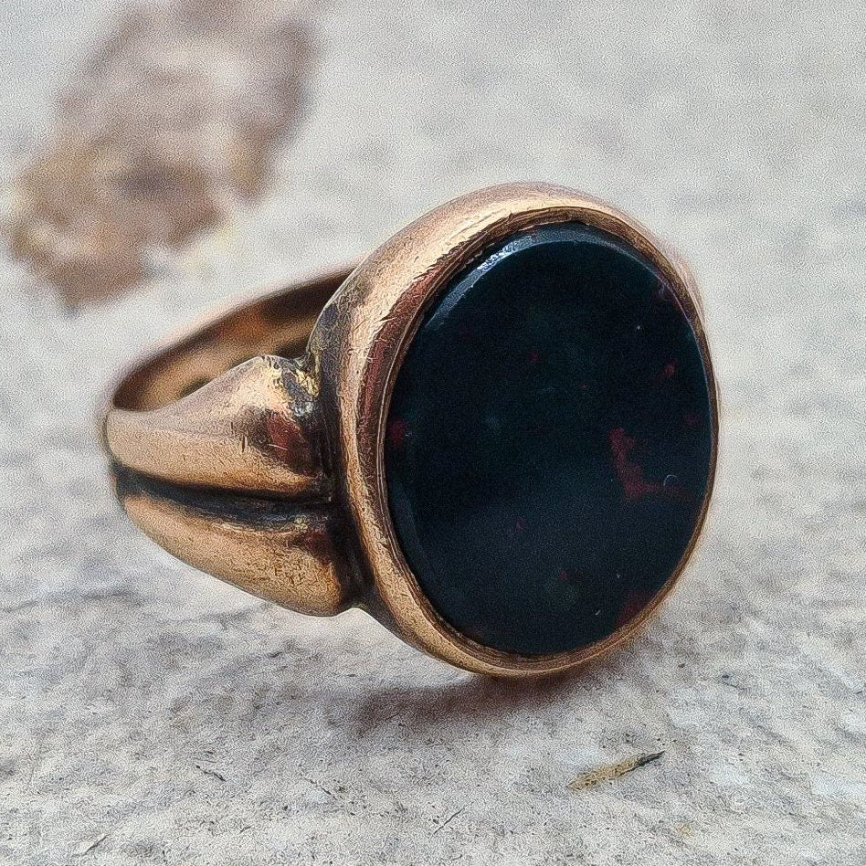 Victorian Bloodstone Signet Ring | 9ct Gold | UK Size M | US Size 6 1/4