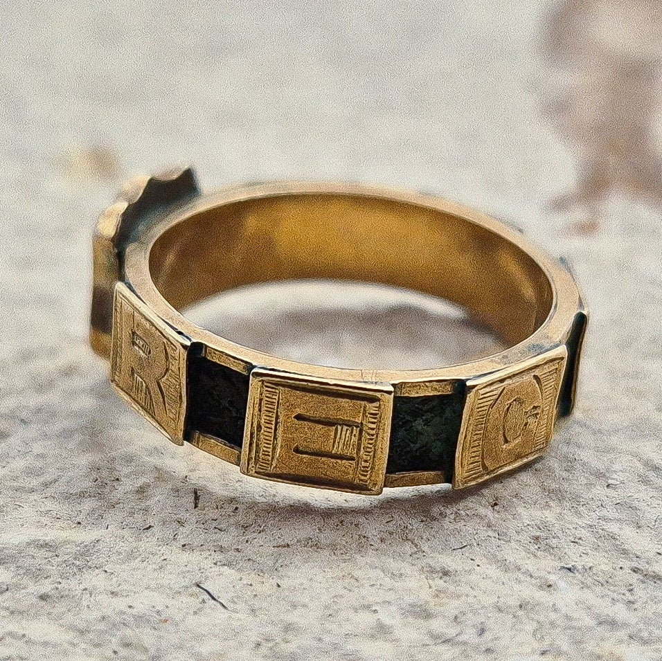 Antique 10ct Victorian Hairwork Mourning Ring